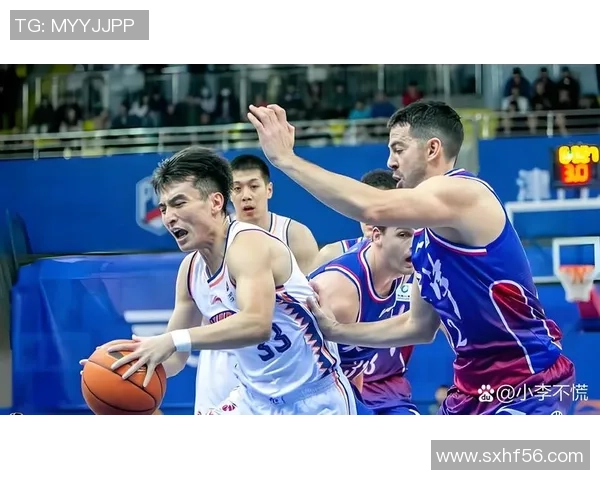 CBA精彩回放上海队对阵北京队的激烈比赛全程回顾与精彩瞬间分析